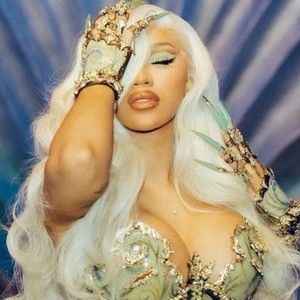 Meet your Posher, Callingallbarbz